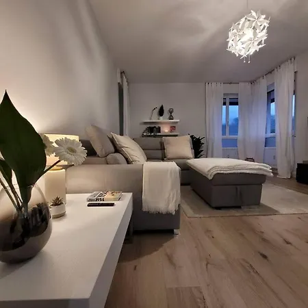 View Lovely 3bed-2bath Full Furnished. Appartement