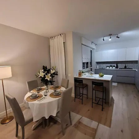 View Lovely 3bed-2bath Full Furnished. * Vittorio Veneto