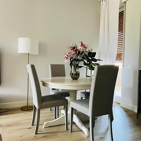 View Lovely 3bed-2bath Full Furnished.